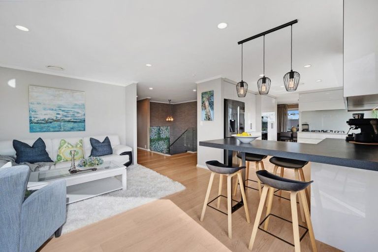 Photo of property in 1/25 Seymour Road, Mellons Bay, Auckland, 2014