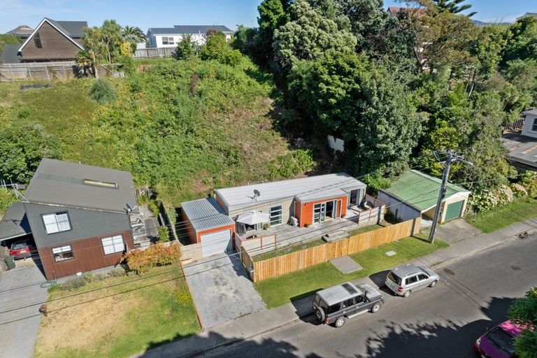 Photo of property in 61 Renown Road, Raumati South, Paraparaumu, 5032