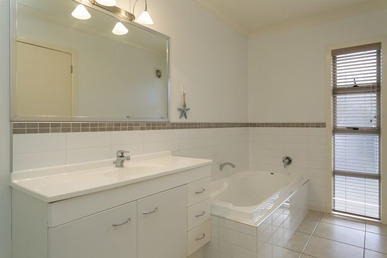 Photo of property in 11 Birchwood Lane, Hilltop, Taupo, 3330