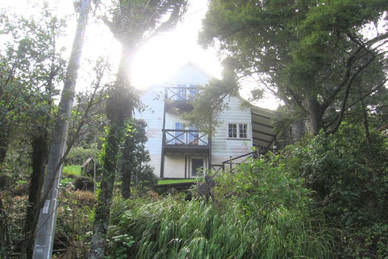 Photo of property in 52 Warner Park Avenue, Laingholm, Auckland, 0604