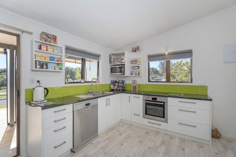 Photo of property in 104 Cook Drive, Whitianga, 3510