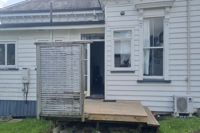 Photo of property in 64 Hinemoa Street, Birkenhead, Auckland, 0626