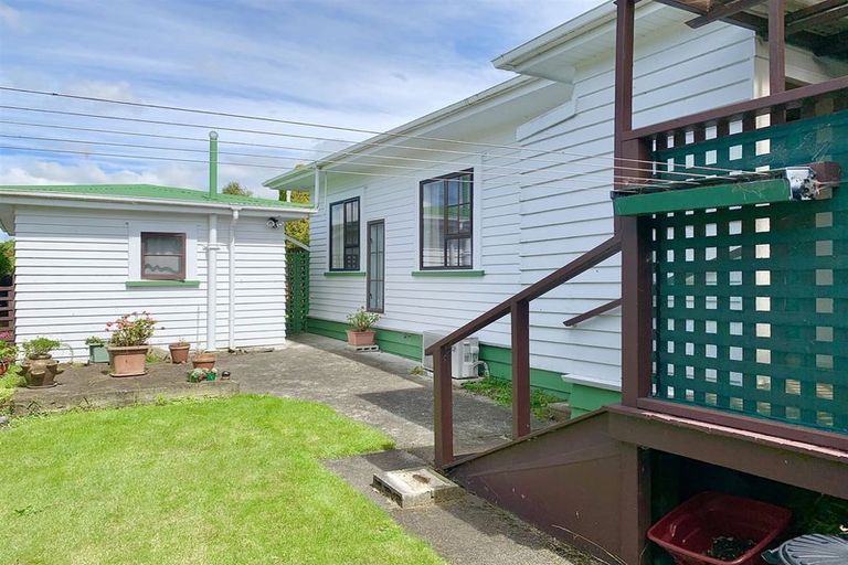 Photo of property in 16 Wallace Road, Waipukurau, 4200