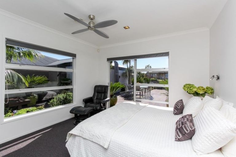 Photo of property in 20 Mangorei Road, Strandon, New Plymouth, 4312