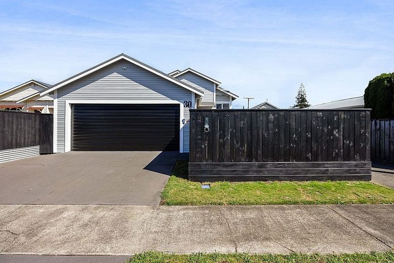 Photo of property in 30 Puriri Street, Hawera, 4610