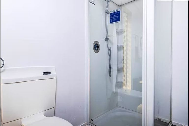 Photo of property in 10 Black Rock Road, Newlands, Wellington, 6037