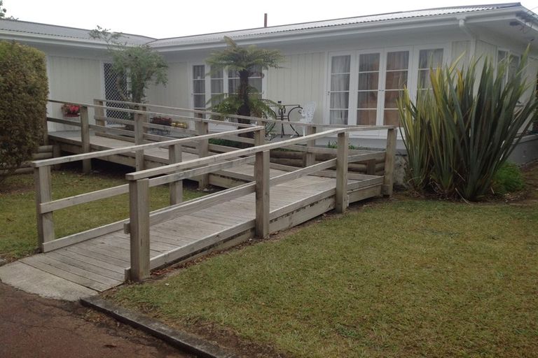 Photo of property in 516 Te Atatu Road, Te Atatu Peninsula, Auckland, 0610