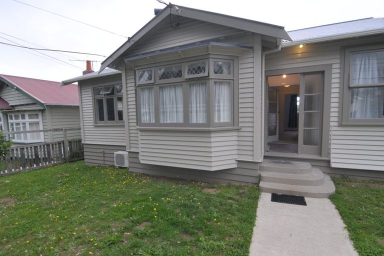 Photo of property in 2 Rotherham Terrace, Miramar, Wellington, 6022