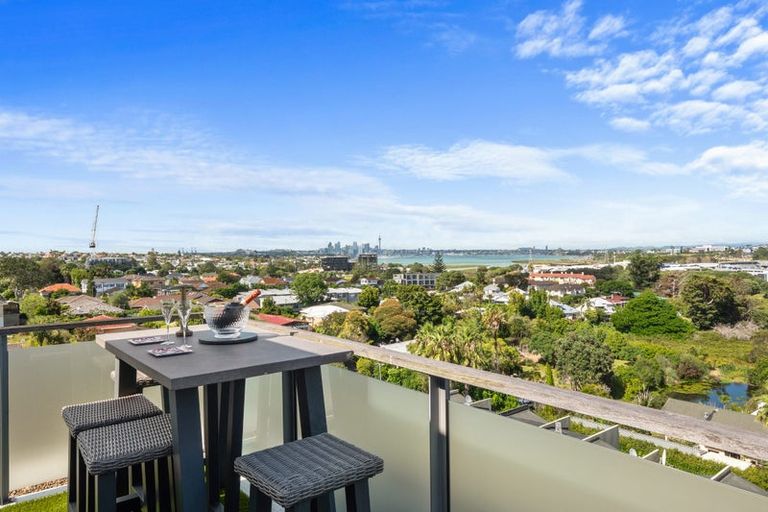 Photo of property in Maison Apartments, 503/16 Huron Street, Takapuna, Auckland, 0622