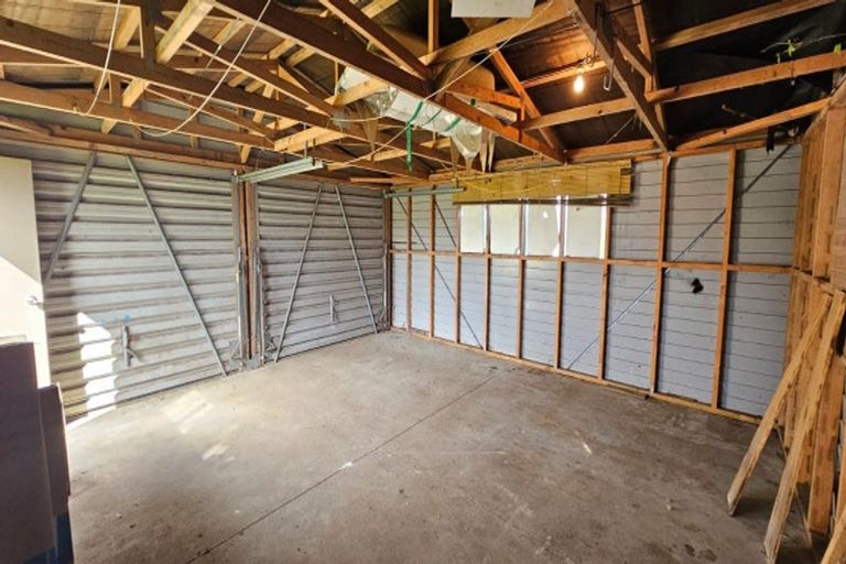 Photo of property in 2 Tuna Place, Manurewa, Auckland, 2102