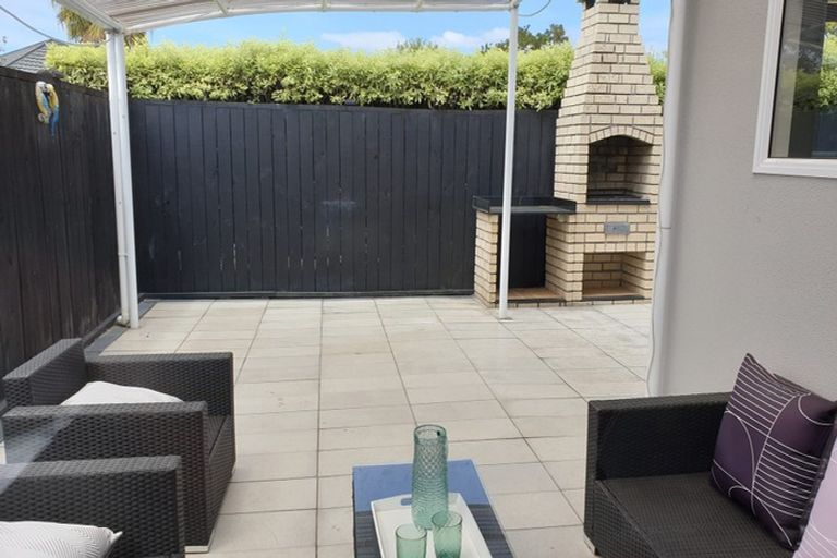 Photo of property in 313 Hobsonville Road, Hobsonville, Auckland, 0618