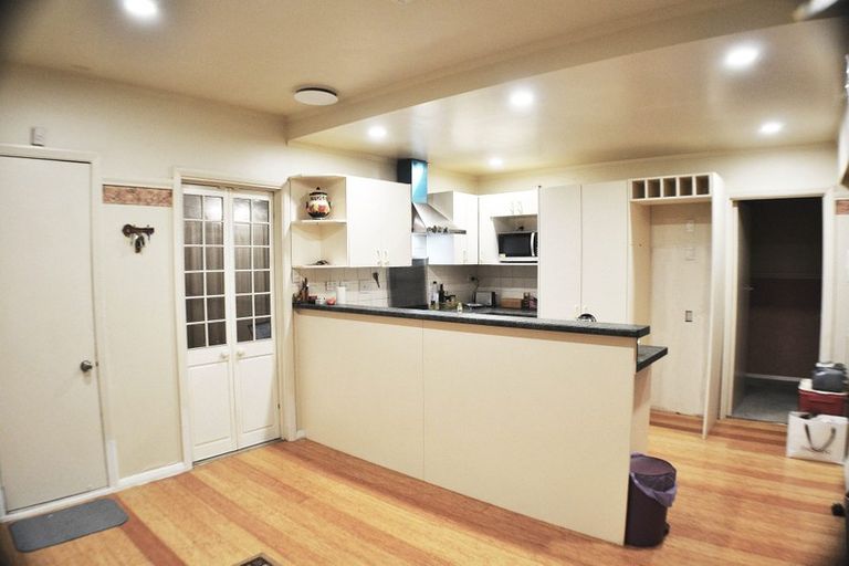 Photo of property in 243/1 Stokes Valley Road, Stokes Valley, Lower Hutt, 5019