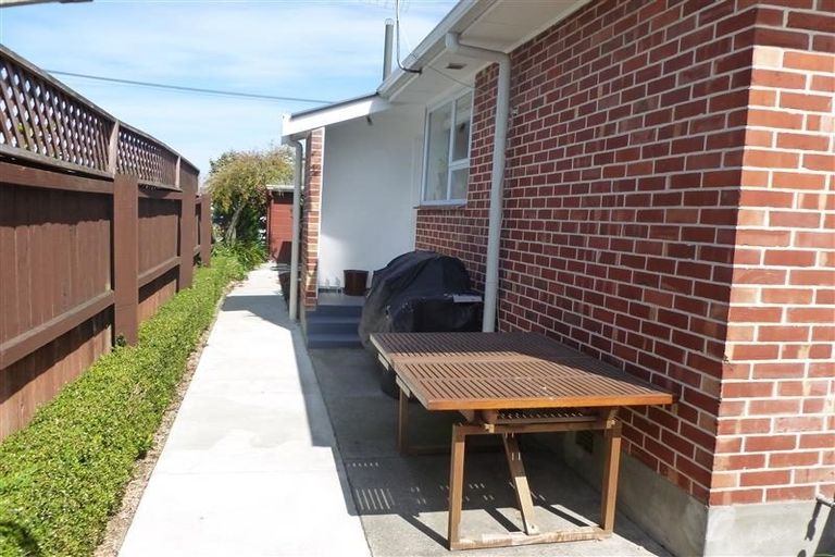 Photo of property in 1/17 Daniels Road, Redwood, Christchurch, 8051