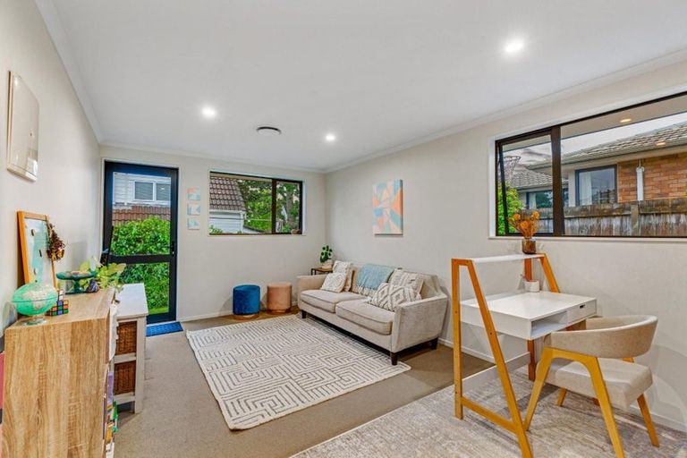 Photo of property in 169k Colwill Road, Massey, Auckland, 0614