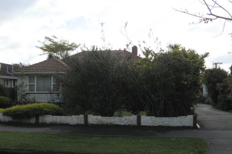 Photo of property in 102 Maidstone Road, Ilam, Christchurch, 8041