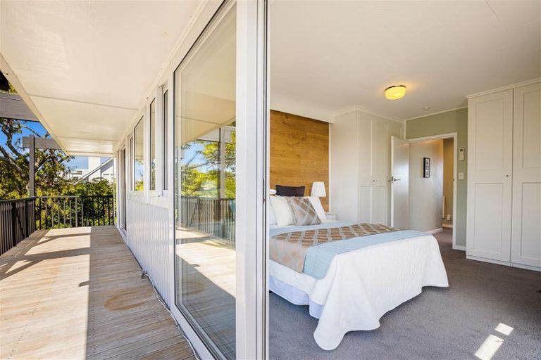 Photo of property in 94 Exmouth Road, Northcote, Auckland, 0627