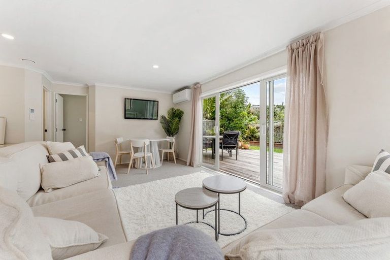 Photo of property in 2/64 Mckenzie Avenue, Arkles Bay, Whangaparaoa, 0932