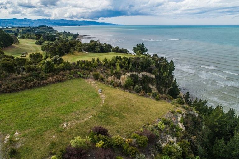 Photo of property in 60 Tasman Cliffs Lane, Tasman, Upper Moutere, 7173