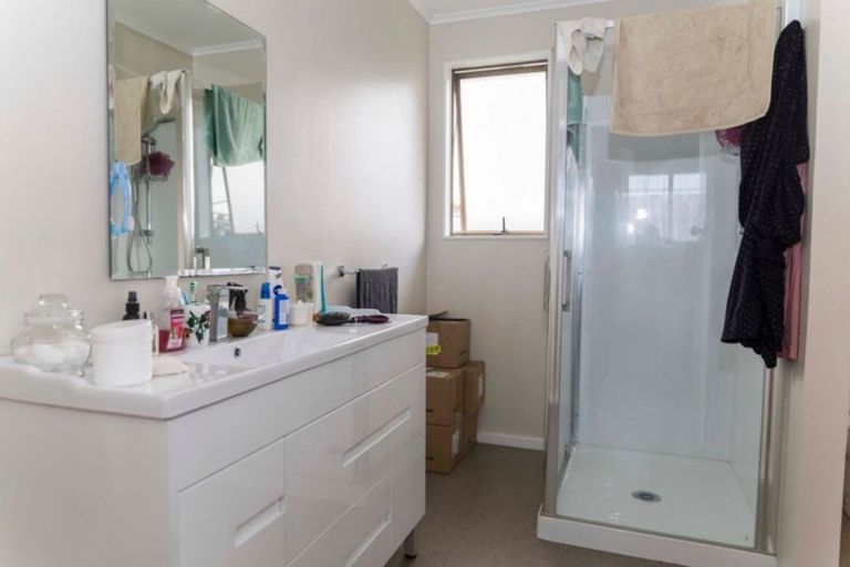 Photo of property in 2/28 Miller Street, Dannevirke, 4930