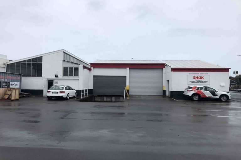 Photo of property in 336 Devon Street West, New Plymouth, 4310