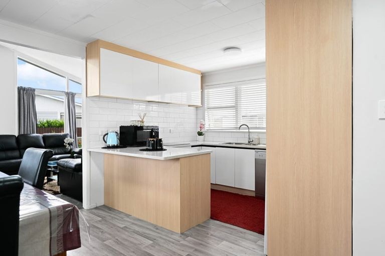 Photo of property in 10 Bremridge Place, Melville, Hamilton, 3206