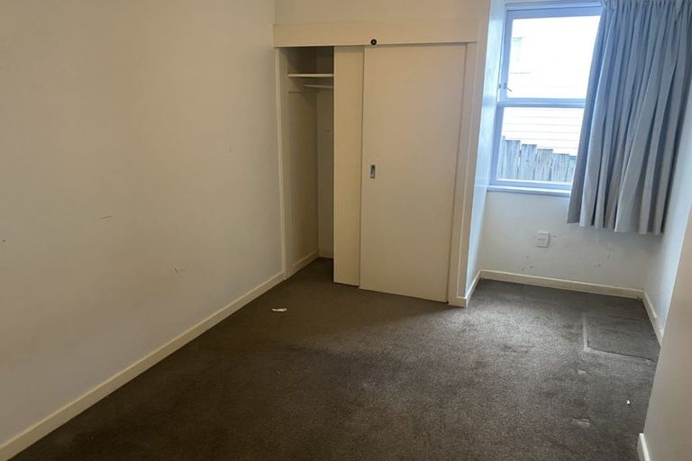 Photo of property in 385 Wairau Road, Totara Vale, Auckland, 0629