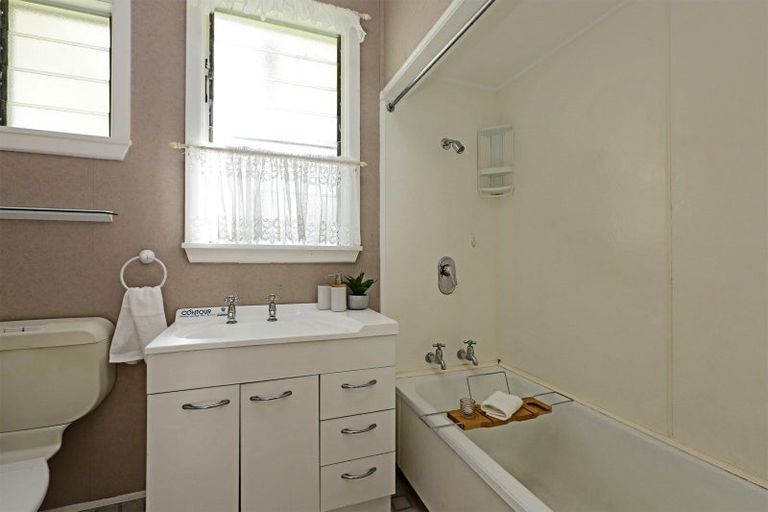 Photo of property in 111 Garnett Street, Raureka, Hastings, 4120