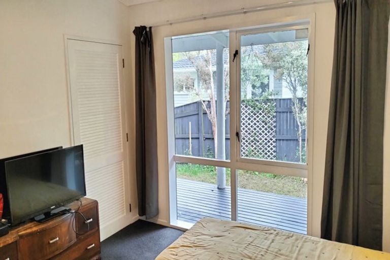 Photo of property in 38 Larchmont Grove, Totara Park, Upper Hutt, 5018