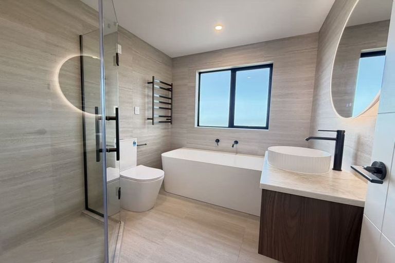 Photo of property in 12a Gordon Avenue, Milford, Auckland, 0620