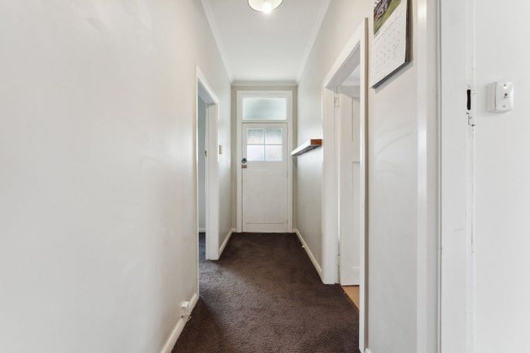 Photo of property in 9 Atkinson Street, Woodville, 4920