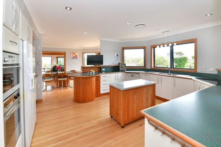 Photo of property in 2 Kauri Drive, Sandspit, Warkworth, 0982