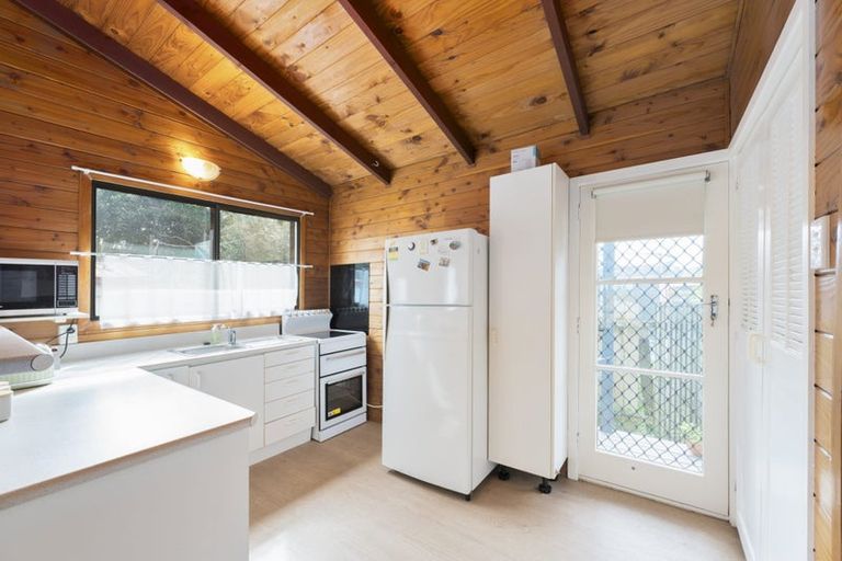 Photo of property in 2/391 West Coast Road, Glen Eden, Auckland, 0602