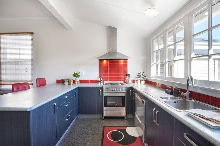 Photo of property in 375 College Street, Hokowhitu, Palmerston North, 4410