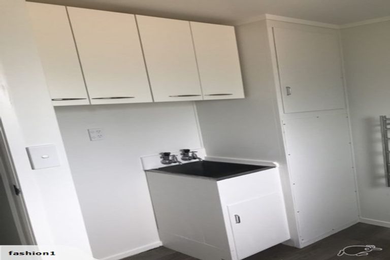 Photo of property in 15 Queen Mary Avenue, New Lynn, Auckland, 0600