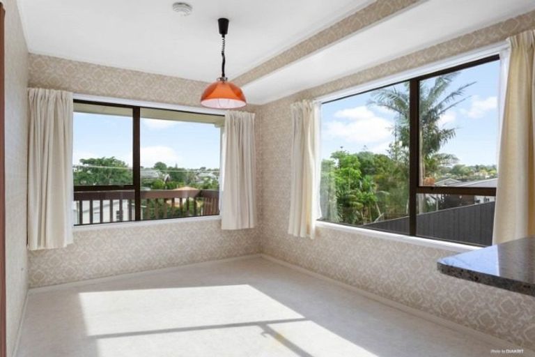 Photo of property in 907 Beach Road, Waiake, Auckland, 0630