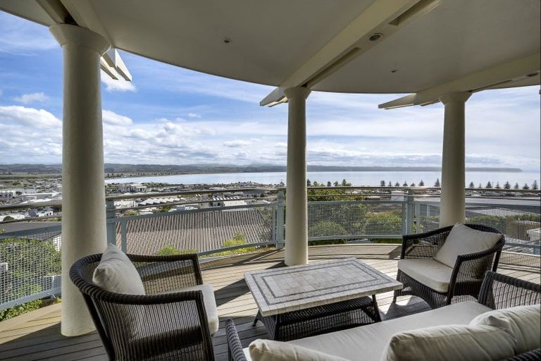 Photo of property in 8 George Street, Hospital Hill, Napier, 4110