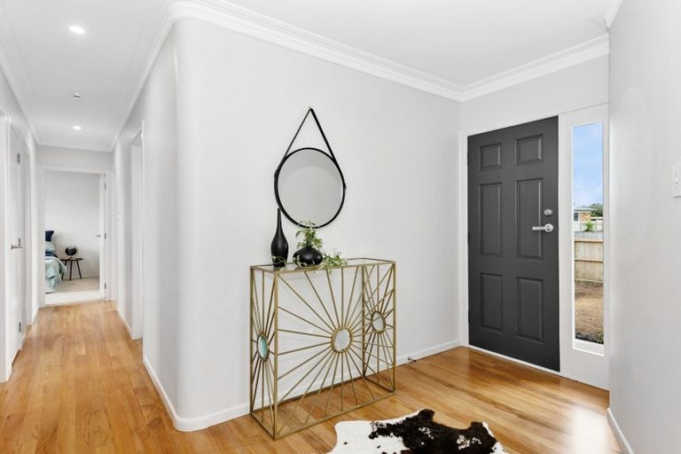 Photo of property in 2 Mears Road, St Andrews, Hamilton, 3200