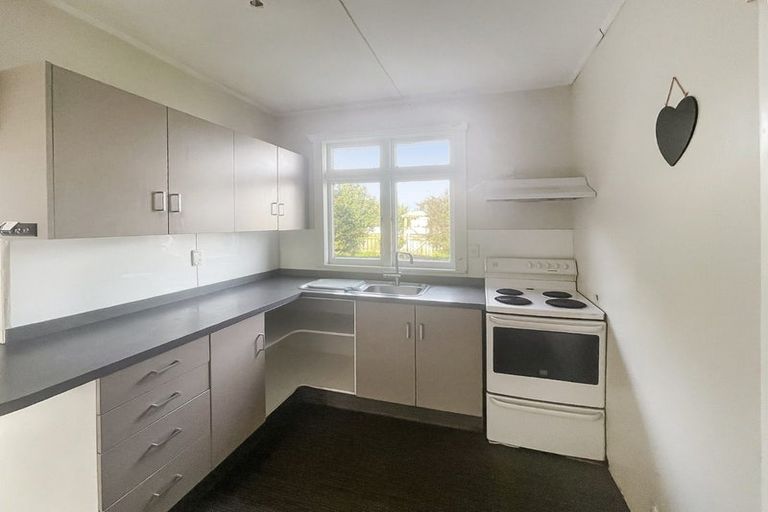 Photo of property in 24 Mckenzie Street, Levin, 5510