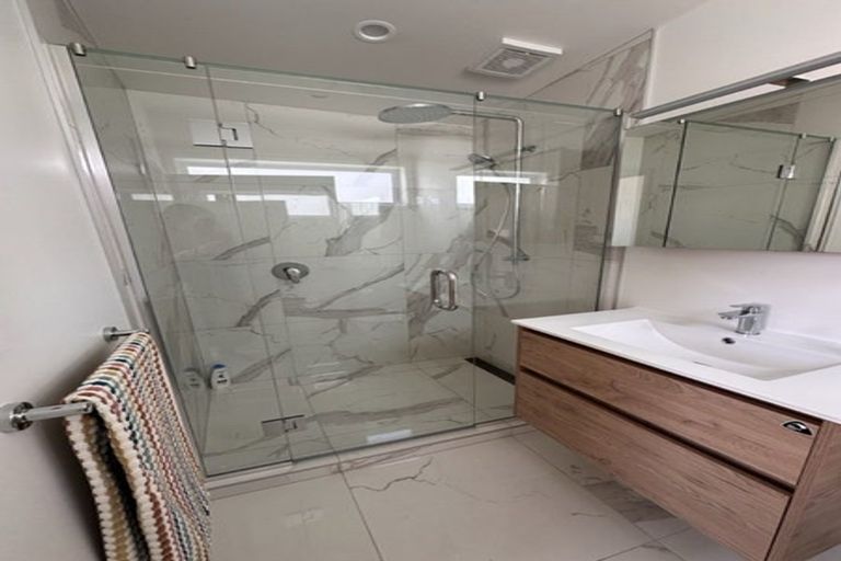 Photo of property in 1/231b Titirangi Road, Titirangi, Auckland, 0604