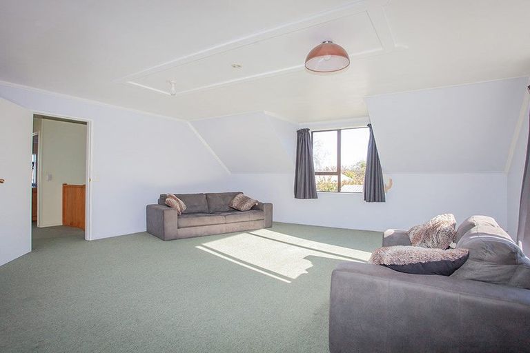 Photo of property in 8 Hamua Place, Waitara, 4320