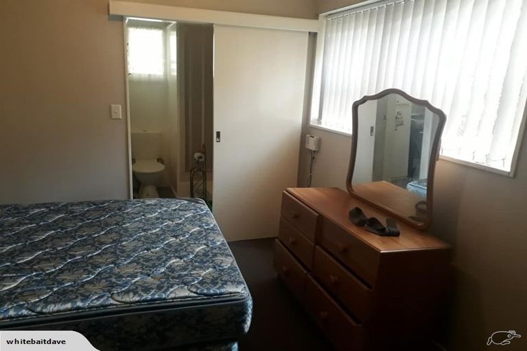 Photo of property in 26 Kathleen Street, Totara Vale, Auckland, 0627