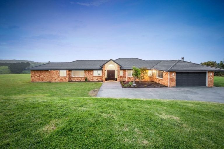 Photo of property in 135a Hutchinson Road, Helensville, 0875