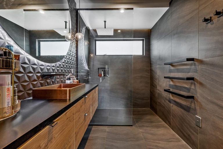 Photo of property in 33 Fernielea Drive, Riverhead, 0793