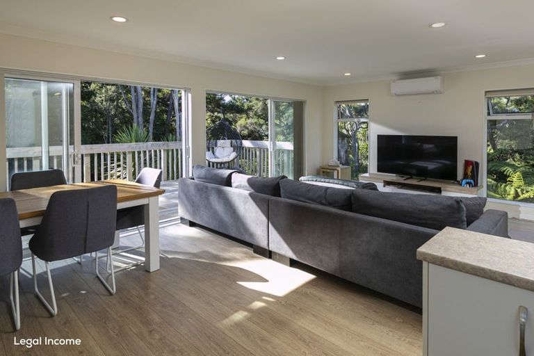 Photo of property in 29d Greenhithe Road, Greenhithe, Auckland, 0632