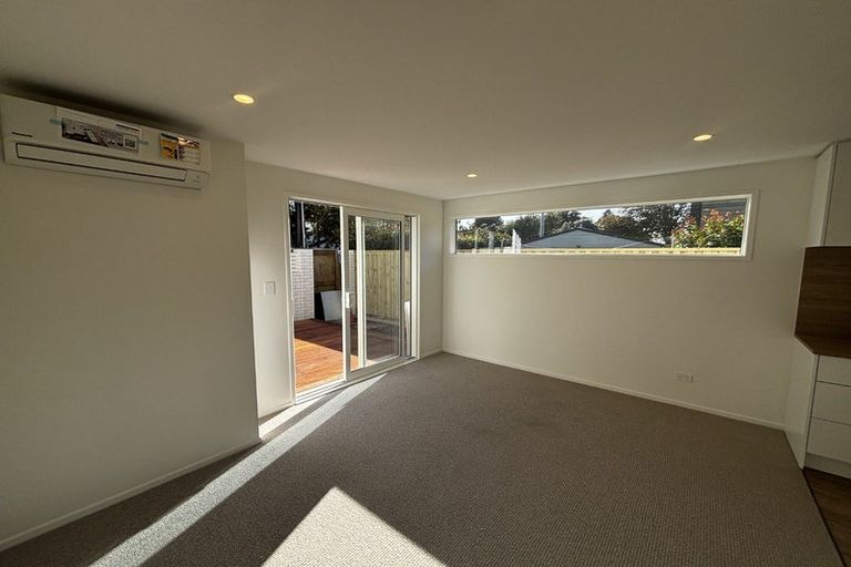 Photo of property in 4/4 Cracroft Street, Welbourn, New Plymouth, 4310