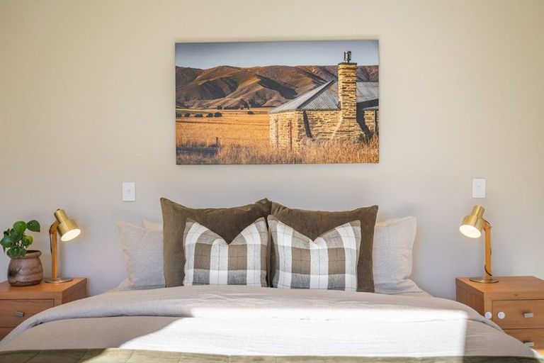 Photo of property in 54 Xenicus Rise, Glenorchy, 9372