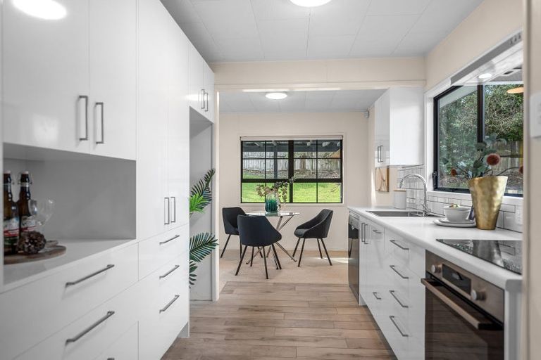 Photo of property in 79 Santiago Crescent, Unsworth Heights, Auckland, 0632