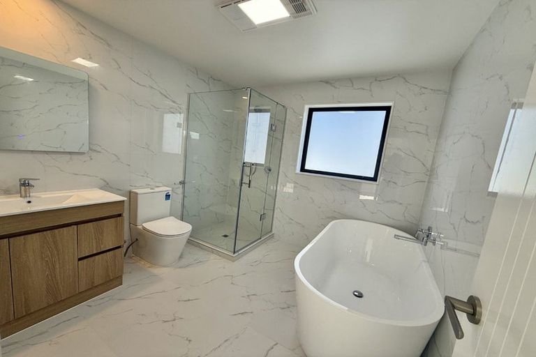 Photo of property in 86c Harrington Road, Henderson, Auckland, 0610