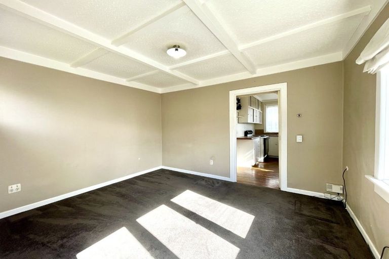 Photo of property in 1 Garadice Road, Rothesay Bay, Auckland, 0630