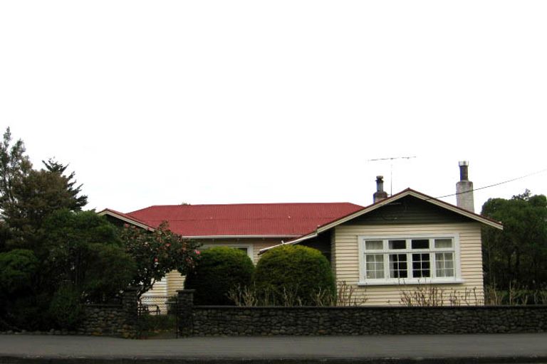 Photo of property in 32 Wakefield Street, Featherston, 5710